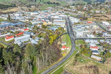 Photo of property in 140/142 Hautapu Street, Taihape, 4720