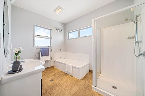 Photo of property in 14 Tide Close, Mount Wellington, Auckland, 1060