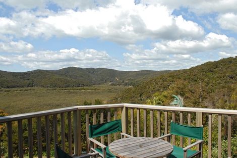 Photo of property in 1 Waterview Place, Haruru, 0204