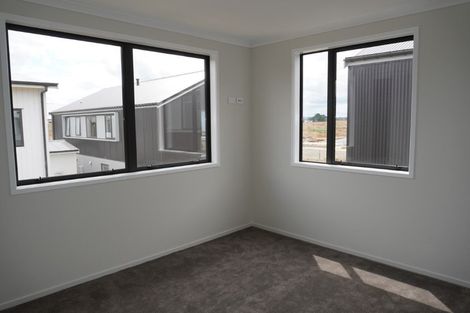 Photo of property in 16 Wai Place, Westgate, Auckland, 0614