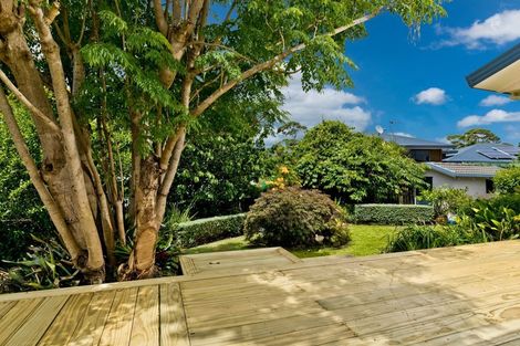 Photo of property in 109 Awaroa Road, Sunnyvale, Auckland, 0612