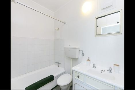 Photo of property in Hobson Court Flats, 27/70 Hobson Street, Thorndon, Wellington, 6011