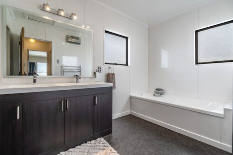 Photo of property in 226 Park Street, Winton, 9720