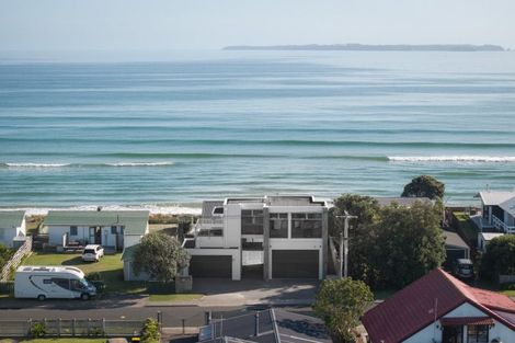 Photo of property in 31 Karewa Parade, Papamoa Beach, Papamoa, 3118