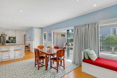 Photo of property in 4 Ranui Terrace, Tawa, Wellington, 5028