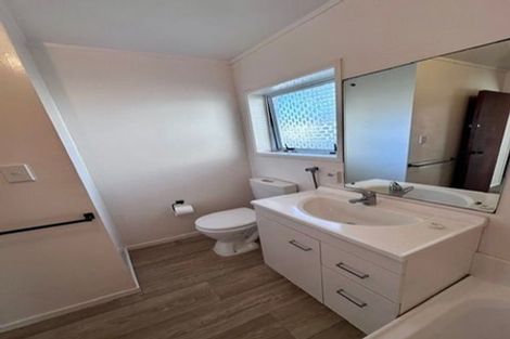 Photo of property in 2/14 Trafalgar Road, Milford, Auckland, 0620