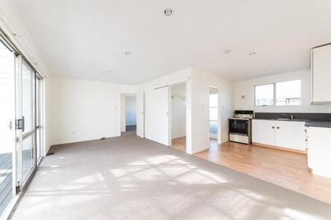 Photo of property in 2/80 Portage Road, New Lynn, Auckland, 0600