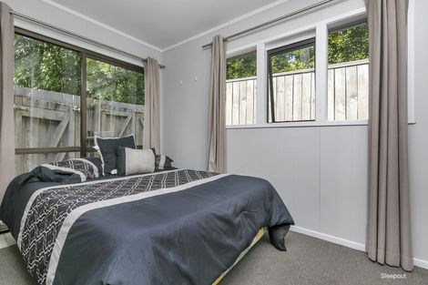 Photo of property in 24 Claverdon Drive, Massey, Auckland, 0614