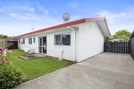 Photo of property in 2 Childs Avenue, Pukekohe, 2120