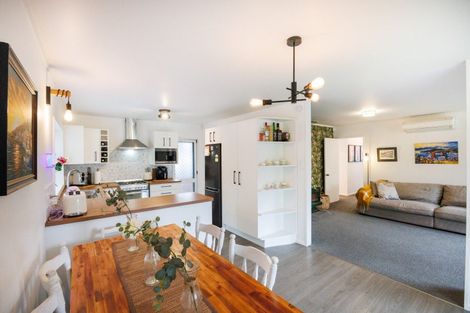 Photo of property in 21 Dalfield Place, Highbury, Palmerston North, 4412