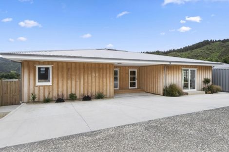 Photo of property in 55 Ruthven Road, Wainuiomata, Lower Hutt, 5014