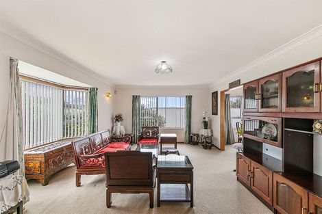 Photo of property in 11 Unsworth Drive, Unsworth Heights, Auckland, 0632