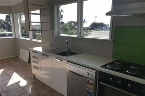 Photo of property in 478 Don Buck Road, Massey, Auckland, 0614