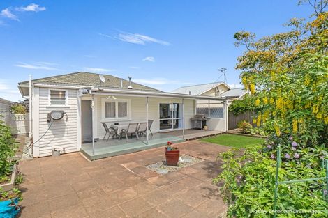 Photo of property in 102 Gonville Avenue, Gonville, Whanganui, 4501