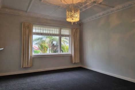 Photo of property in 130 Pendarves Street, New Plymouth, 4312