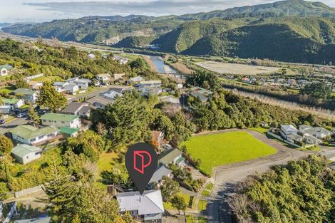 Photo of property in 110 Holborn Drive, Stokes Valley, Lower Hutt, 5019