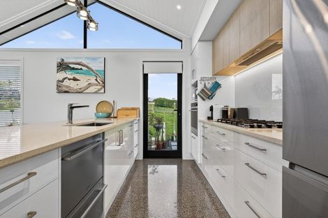 Photo of property in 29 Daniel Parade, Mangawhai, 0975