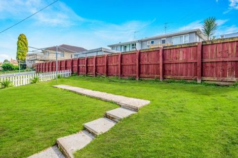 Photo of property in 2/90 Mahoe Street, Melville, Hamilton, 3206