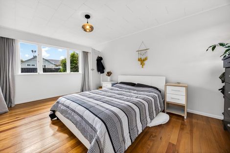 Photo of property in 36 Pine Avenue, Henderson, Auckland, 0612
