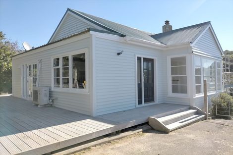 Photo of property in 3 View Road, Titahi Bay, Porirua, 5022