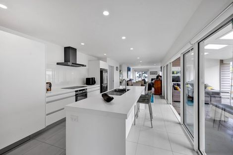 Photo of property in 16 Egmont Street, Patea, 4520