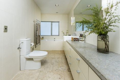 Photo of property in 15 Lake View Road, Takapuna, Auckland, 0622