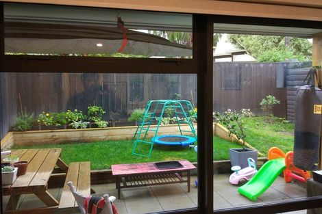 Photo of property in 4e Wattle Road, Sunnyvale, Auckland, 0612