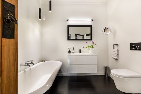 Photo of property in 155 Victoria Street, Cambridge, 3434