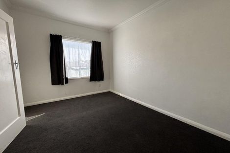Photo of property in 28 Breakwater Road, Moturoa, New Plymouth, 4310