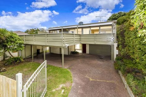 Photo of property in 51 Gladstone Road, Northcote, Auckland, 0627