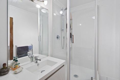 Photo of property in 142 Upland Road, Kelburn, Wellington, 6012