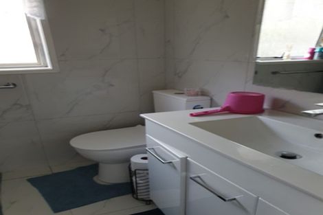 Photo of property in 2/12 Chamade Place, Clover Park, Auckland, 2019