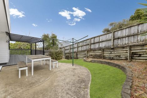 Photo of property in 2/312 Wairau Road, Glenfield, Auckland, 0629