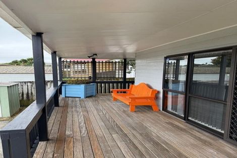 Photo of property in 32 Wai Iti Place, Clendon Park, Auckland, 2103