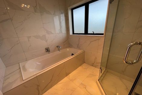 Photo of property in 3a De Quincey Terrace, Highland Park, Auckland, 2010