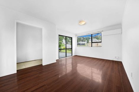 Photo of property in 26 Lambrown Drive, Totara Vale, Auckland, 0629