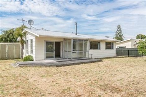 Photo of property in 2/17 Donovan Road, Paraparaumu Beach, Paraparaumu, 5032