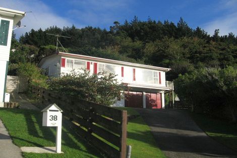 Photo of property in 36 Fyvie Avenue, Tawa, Wellington, 5028