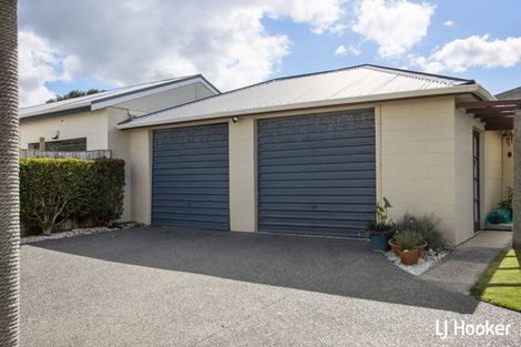 Photo of property in 19 Beach Road, Waihi Beach, 3611