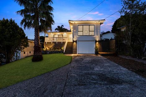 Photo of property in 19 Highland Avenue, Titirangi, Auckland, 0604