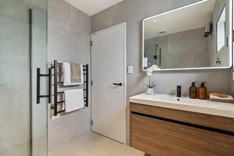 Photo of property in 11b Dianthus Place, Browns Bay, Auckland, 0630