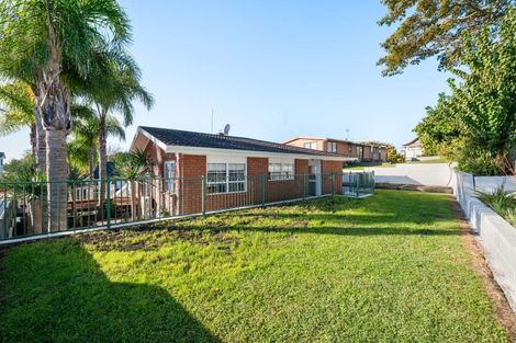 Photo of property in 42 Gilbass Avenue, Hamilton Lake, Hamilton, 3204