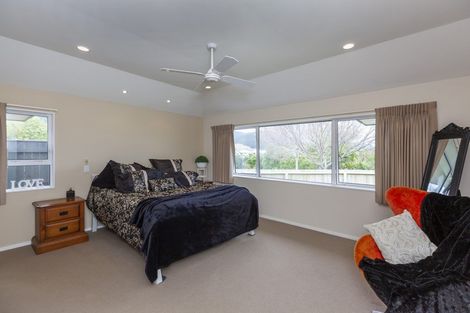 Photo of property in 2 Cascade Way, Paraparaumu, 5032