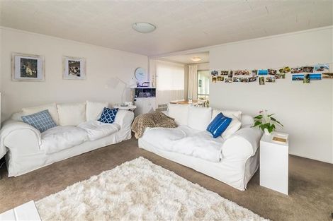 Photo of property in 12 William Souter Street, Forrest Hill, Auckland, 0620