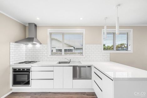 Photo of property in 1/12 Poplar Grove, Ebdentown, Upper Hutt, 5018