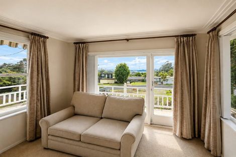 Photo of property in 11 Noall Street, Te Atatu Peninsula, Auckland, 0610