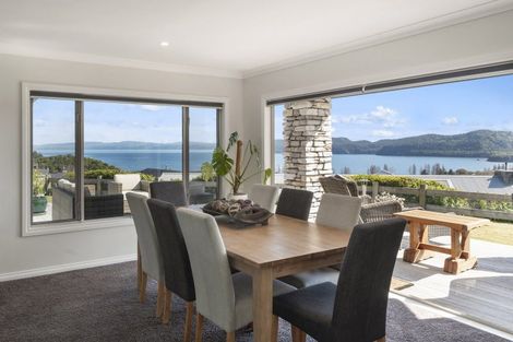 Photo of property in 18 Peregrine Place, Kinloch, Taupo, 3377
