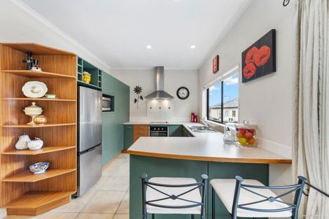 Photo of property in 2 Stellamaris Way, Shamrock Park, Auckland, 2013