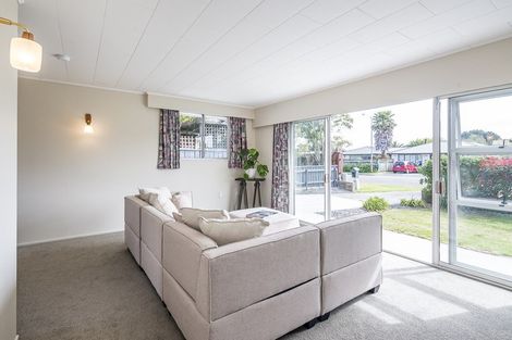 Photo of property in 86 Gray Avenue, Paraparaumu Beach, Paraparaumu, 5032