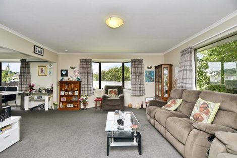 Photo of property in 11 Quebec Place, Wainoni, Christchurch, 8061
